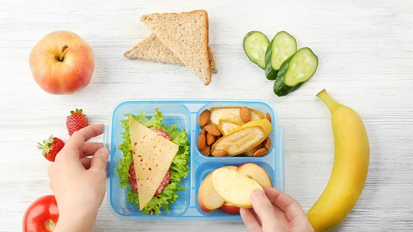 Making a packed lunch
